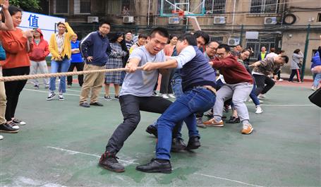 冶建青年有力量！公司團(tuán)委舉辦“五四”拔河比賽