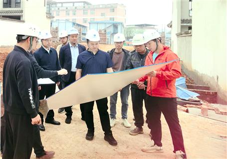 楊毅到冶建設備安裝分公司項目調研指導